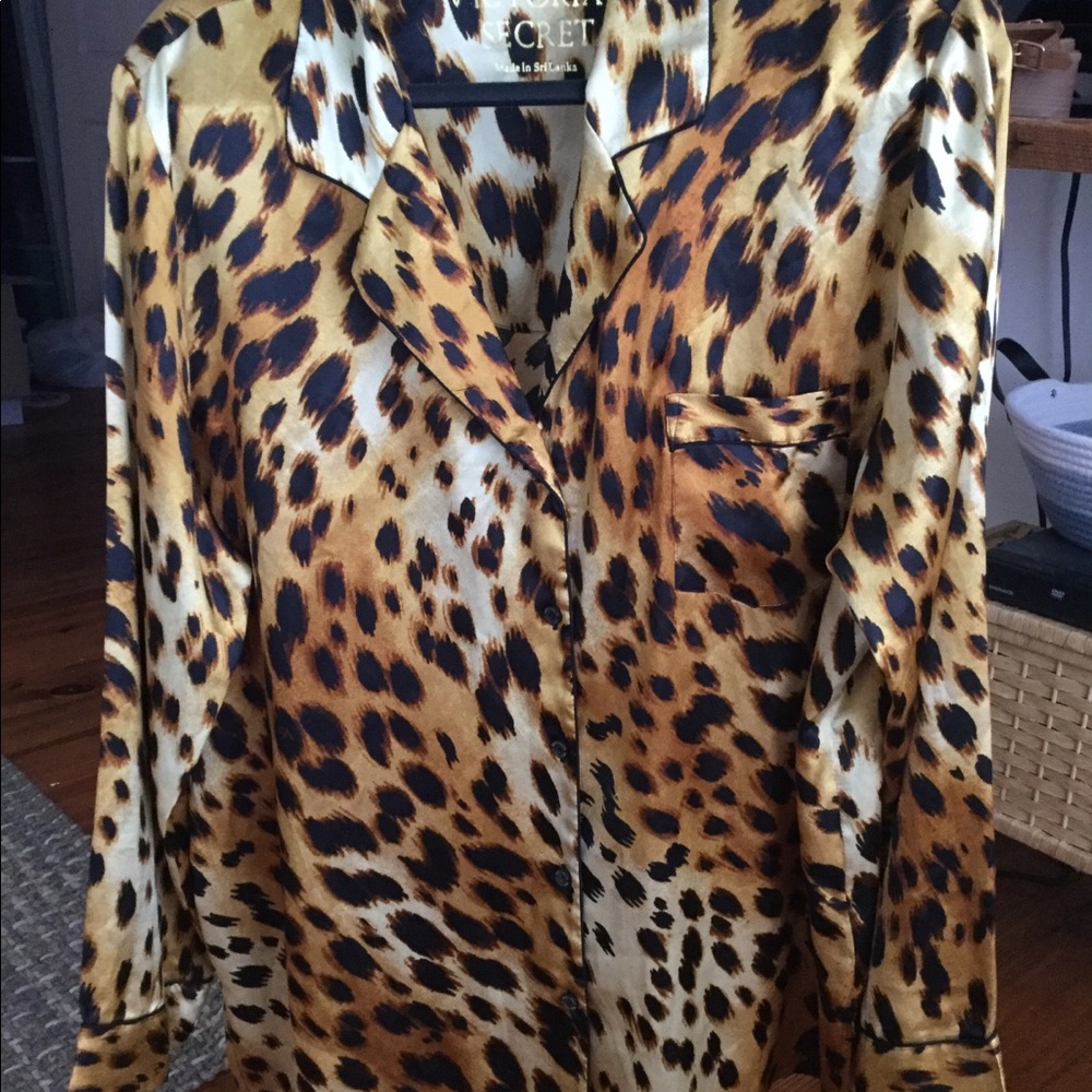 Victoria’s Secret Leopard Pajamas Size Large